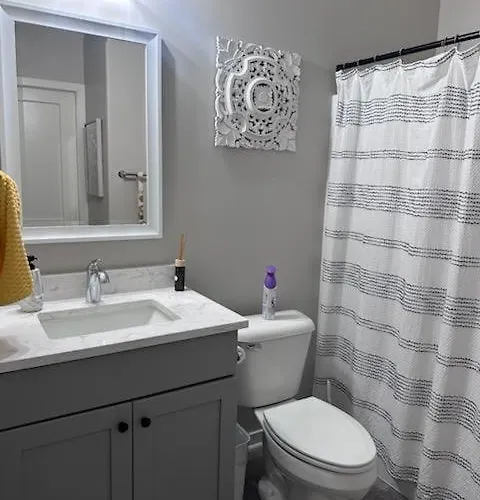 Spacious 3 Bed 2 Bath With King Master In Apartamento Sycamore